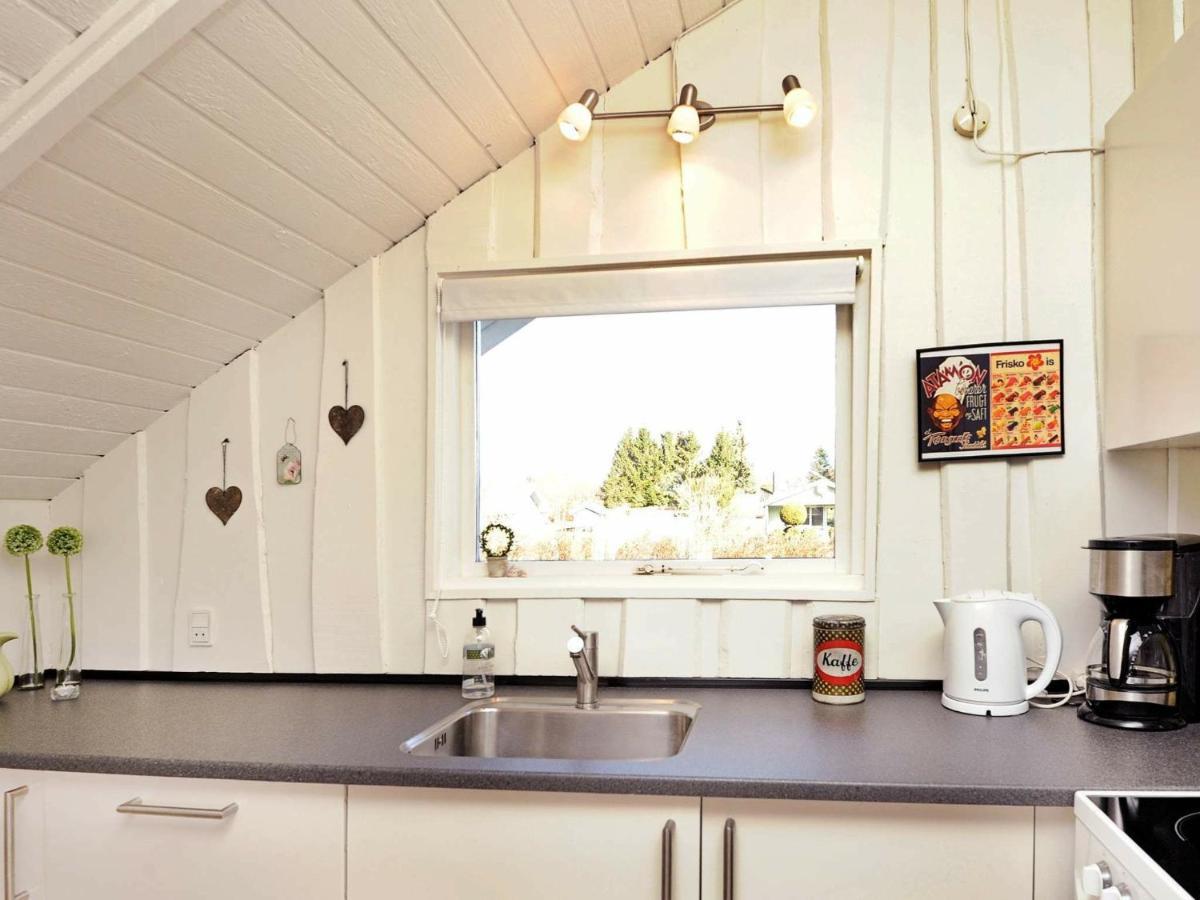 8 Person Holiday Home In Hejls Habitación foto