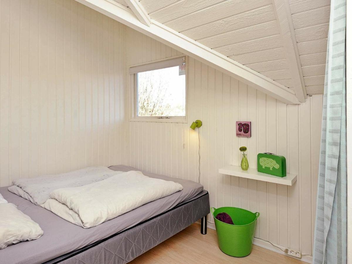 8 Person Holiday Home In Hejls Exterior foto